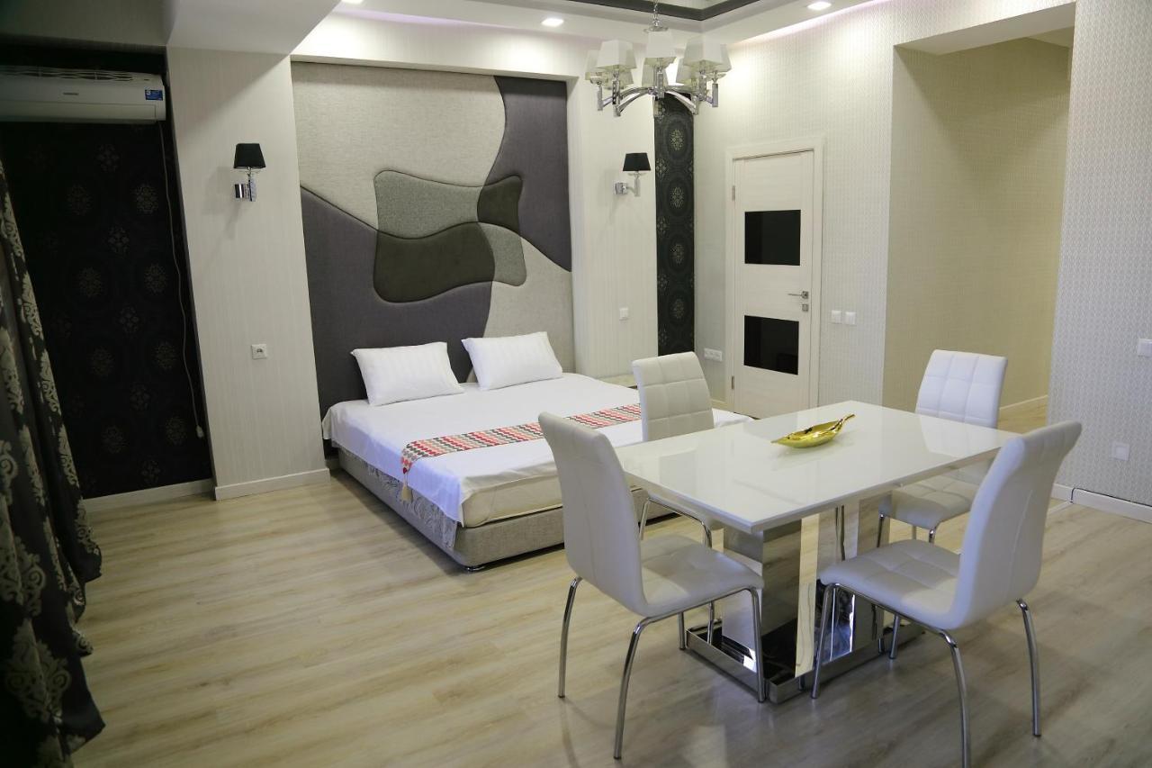 Promenade Boutique Apartment Bishkek Luaran gambar