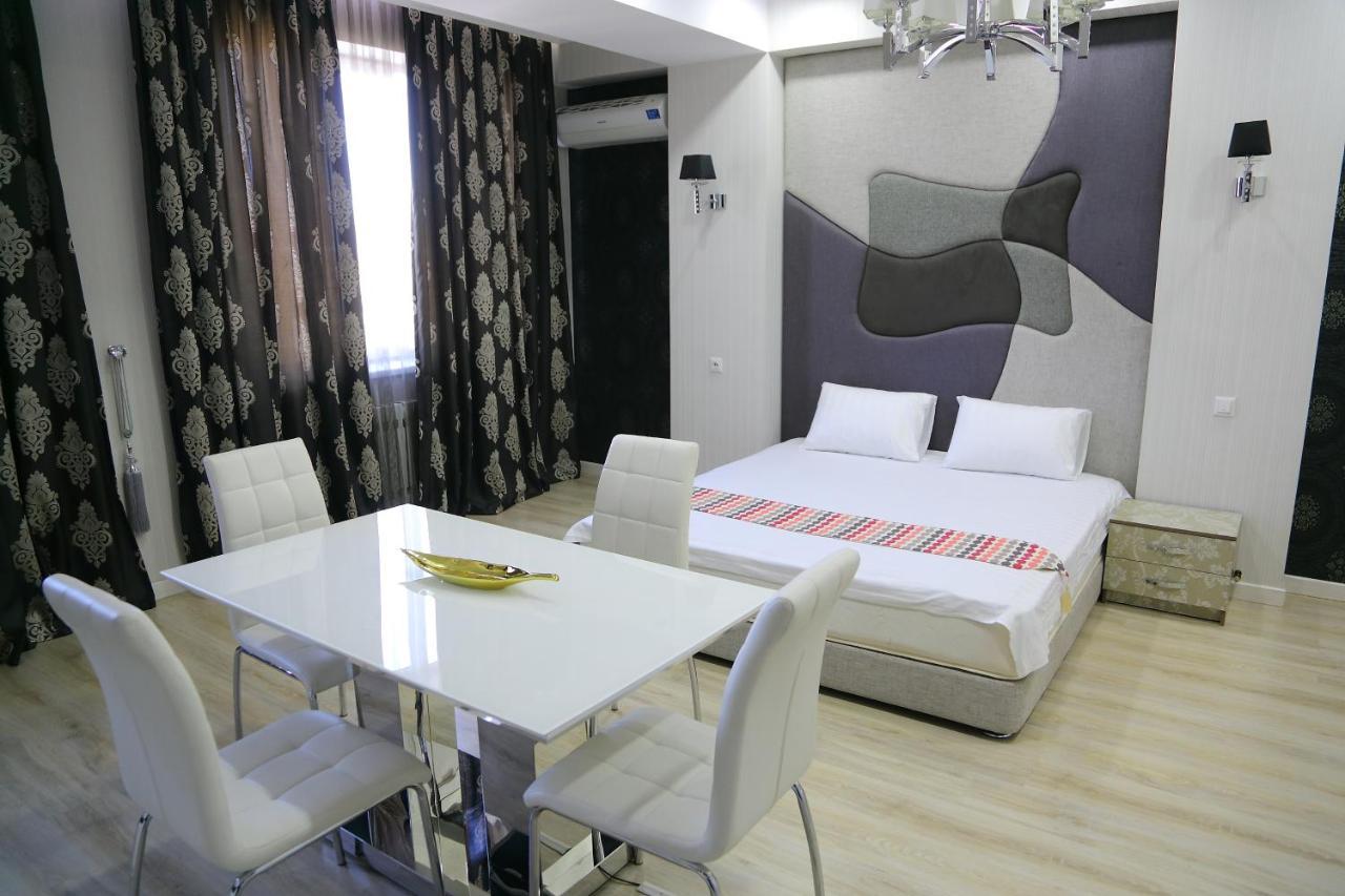 Promenade Boutique Apartment Bishkek Luaran gambar